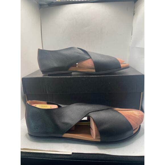 Gentle Souls by Kenneth Cole Women's Laniey Flat Sandal Size US 11 - Picture 1 of 10